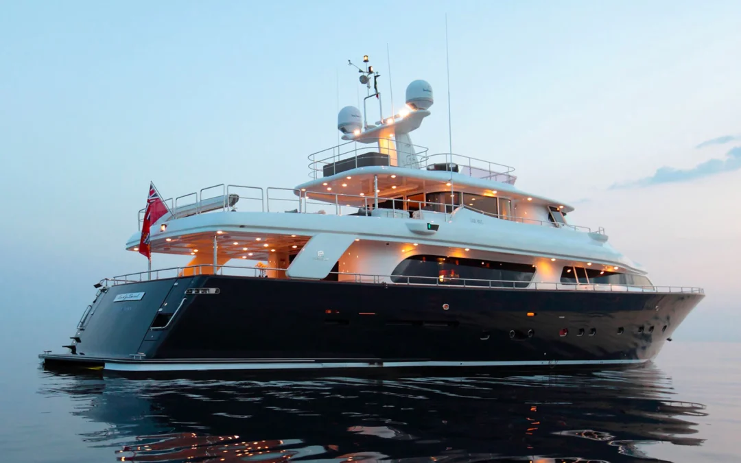 Fine Dining on Super Motor Yacht “LADY SOUL” Custom Line Navetta 30