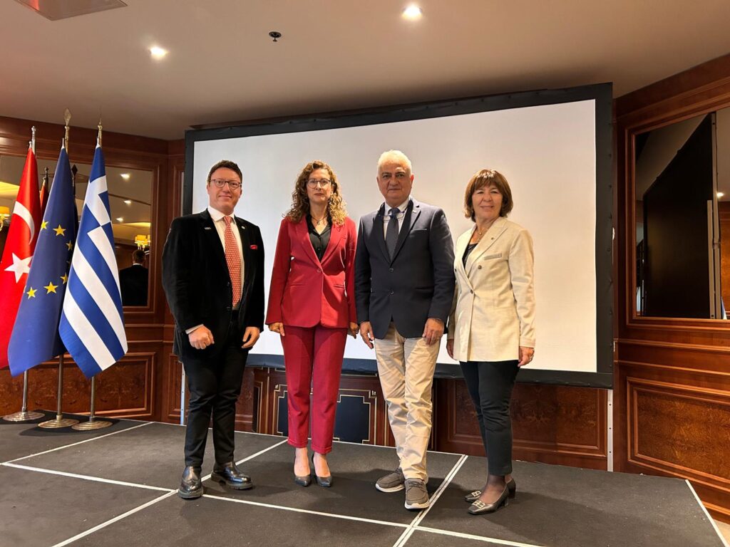 Commemorative photo from the event Commemorative photo from the event