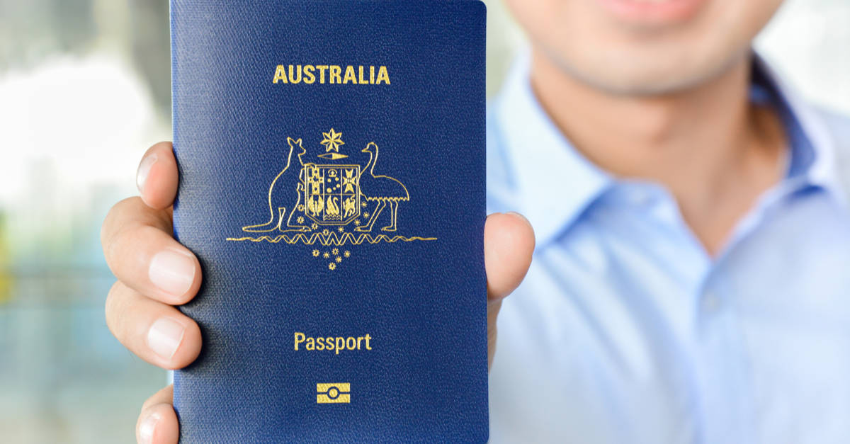 Australian citizen holding a passport for visa-free travel to Türkiye